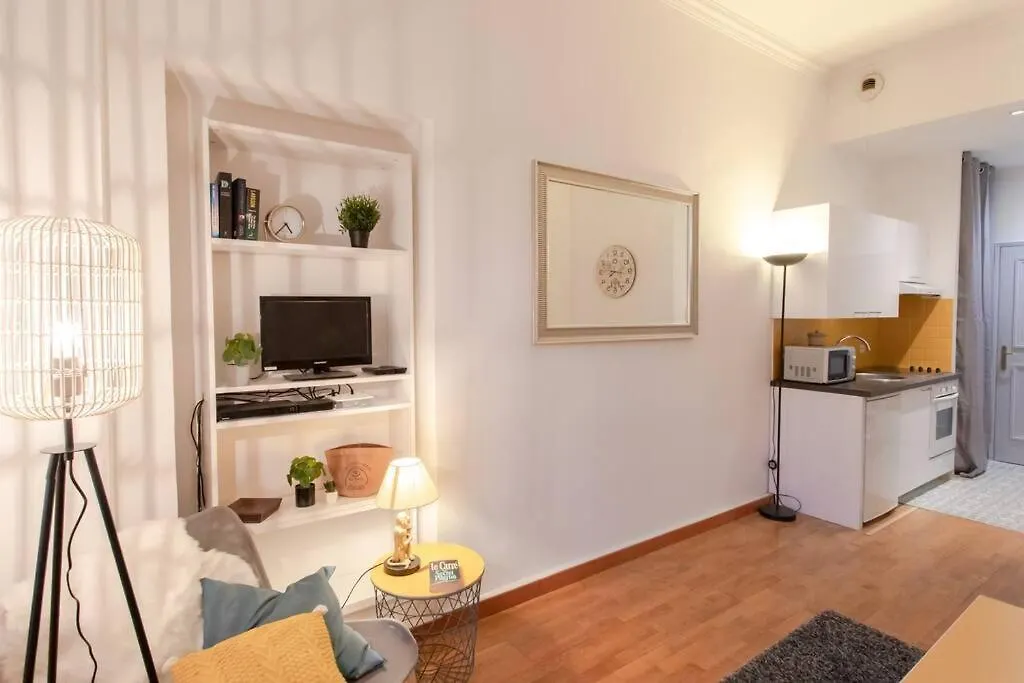 Apartment L22 Studio Jean-Medecin 3 Mins To The Beach Ac & Wifi Nice